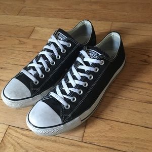 Converse Black Allstars (Chuck Taylors)